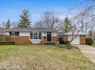 354 Reitman Ct, Rochester Hills, MI 48307