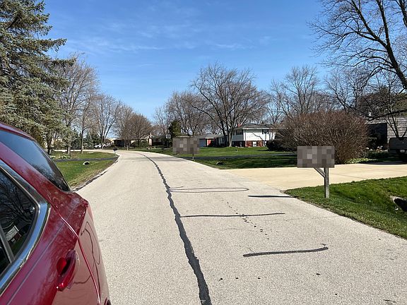 5th image of 11S351 Downers Dr