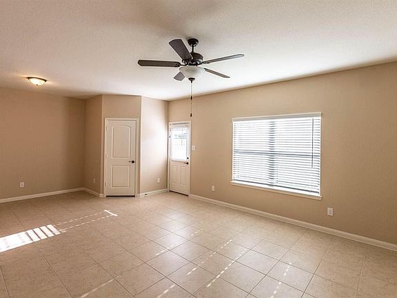5th image of 408 Hollow Brook Ln