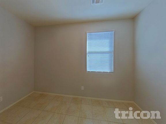 4th image of 41038 W Portis Dr
