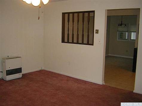4th image of 33 Van Dyck St