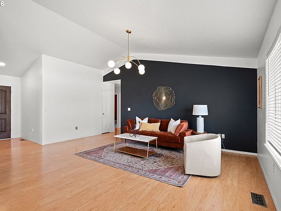 4th image of 728 W Pheasant Ave