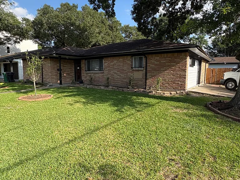 5539 Grape St — Photo 11