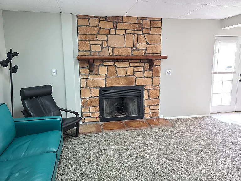 940 W Red Oaks Dr #2 — Photo 9