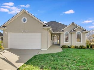 22608 Cole Ct, Peculiar, MO 64078