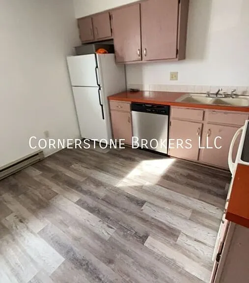 624 Maple St #E — Photo 4