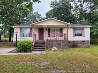 1004 Dunvegan Dr, Raeford, NC 28376