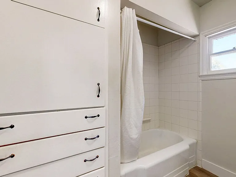 560 McConnell Ave — Photo 17