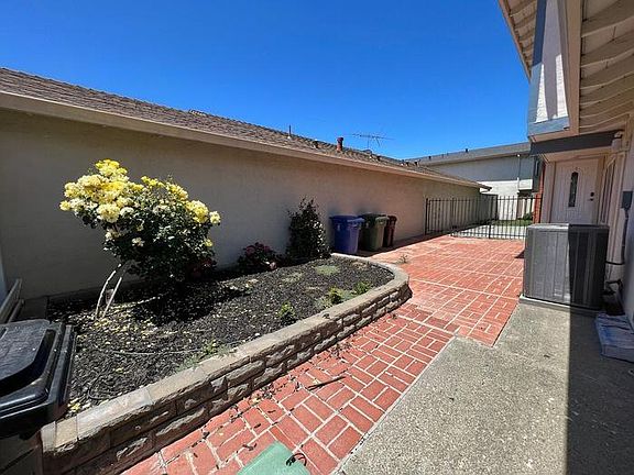 4th image of 5181 Bolton Pl