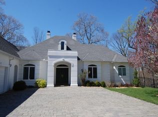 6 Manor Pond Ln, Irvington, NY 10533