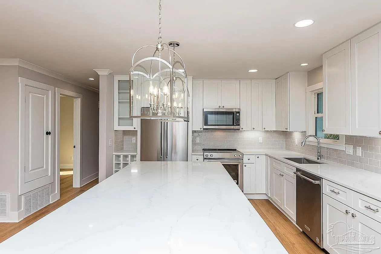 3414 N 14th Ave — Photo 4