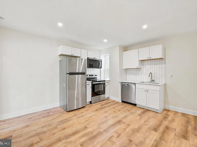 6419 Race St #A — Photo 7