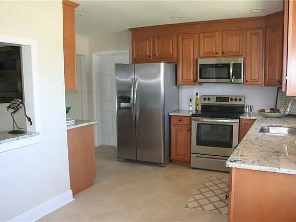 5th image of 14088 Yacht Club Blvd