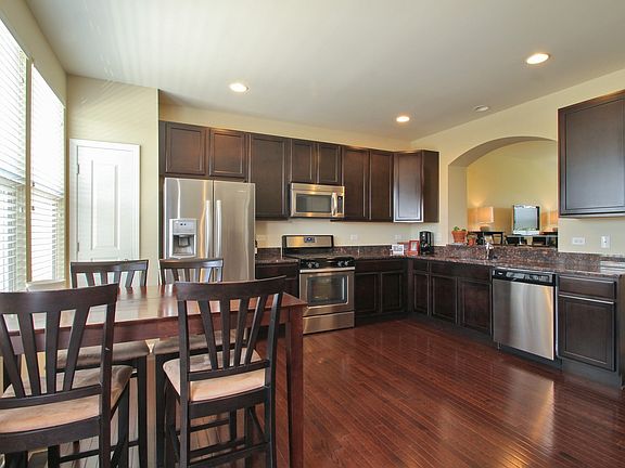 3rd image of 3233 Coral Ln
