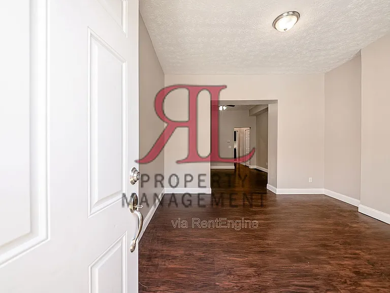 282 S Ohio Ave — Photo 8