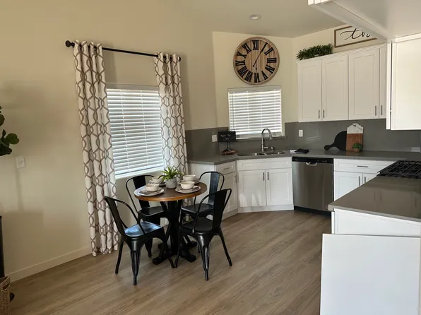 8507 Frankie Lou St #A, Bakersfield, CA 93314