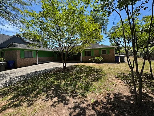 411 Croft St Photo 1