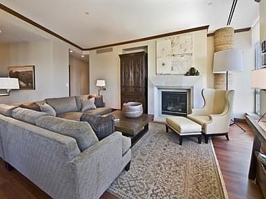 5th image of 100 N Detroit St Unit 305