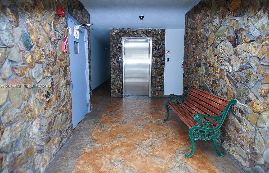 Meadowbrook Towers Condo — Photo 3