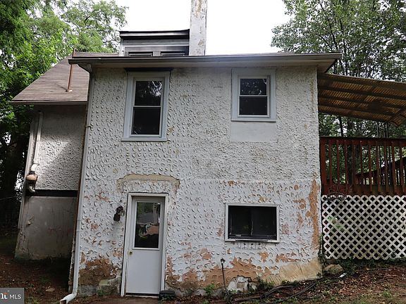 3rd image of 1524 Highland Ave
