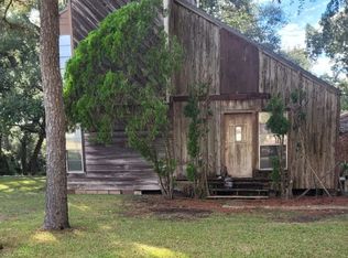 210 Oak St, Palacios, TX 77465