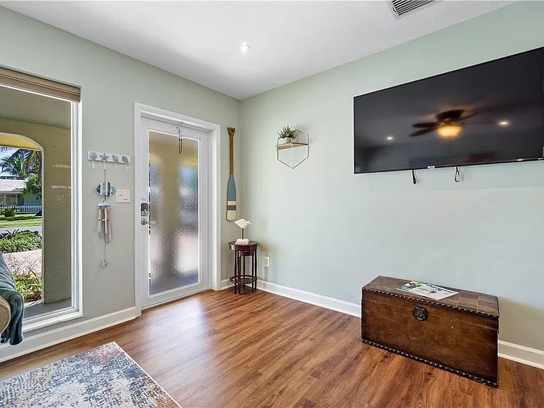 161 SE 5th Ct — Photo 11