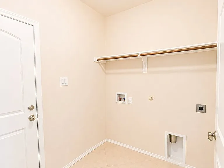 1045 Cydnie St — Photo 16