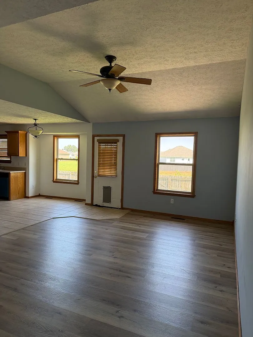 307 E Pintail Dr — Photo 3