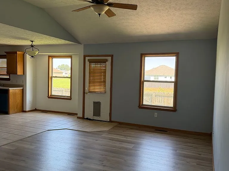 307 E Pintail Dr — Photo 3