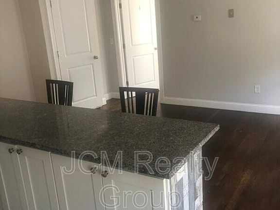 5th image of 70 Safford St