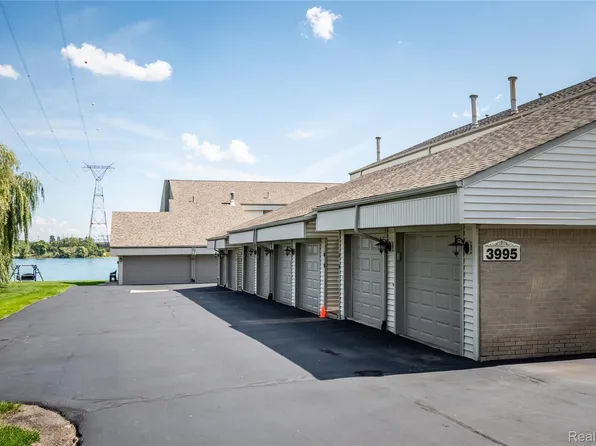 3995 River Rd, East China, MI 48054