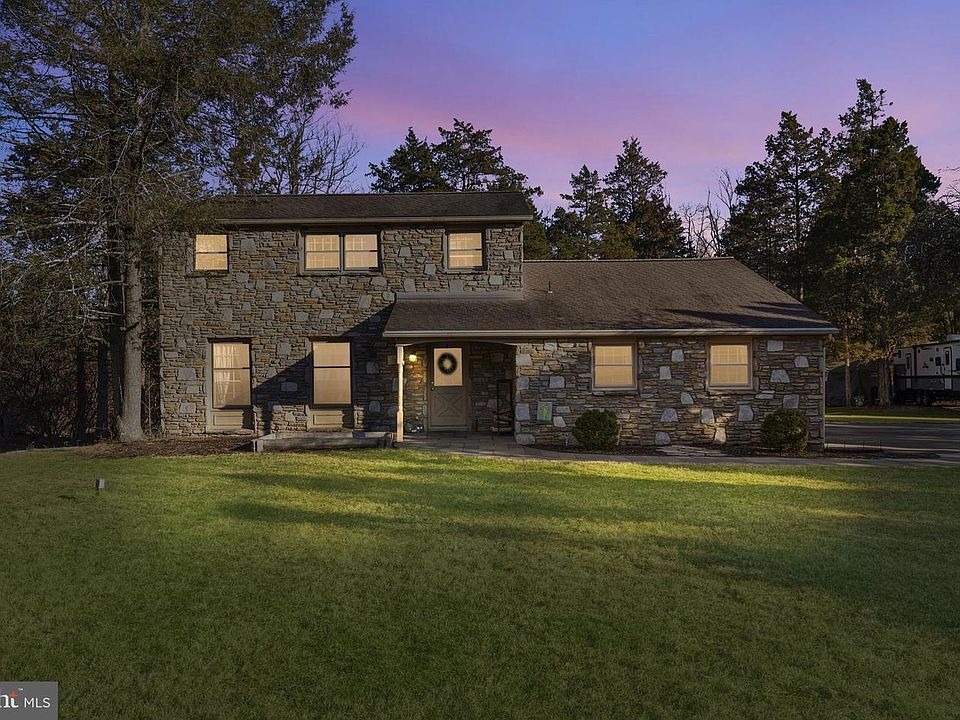 1st image of 2814 Heather Dr