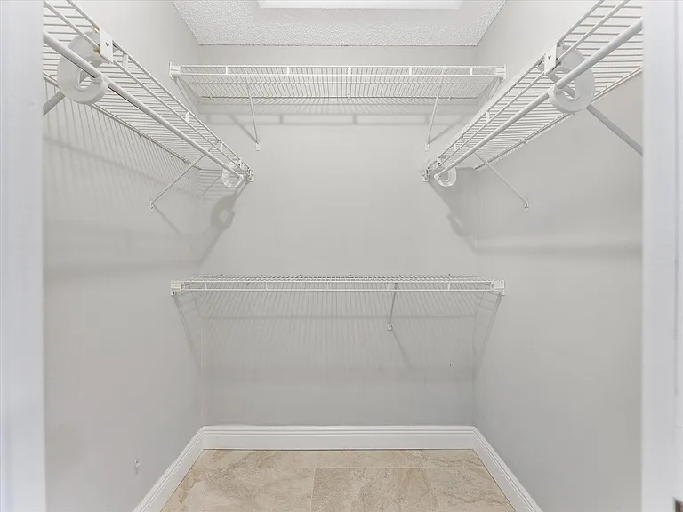 1821 NE 40th Ct #305 — Photo 17