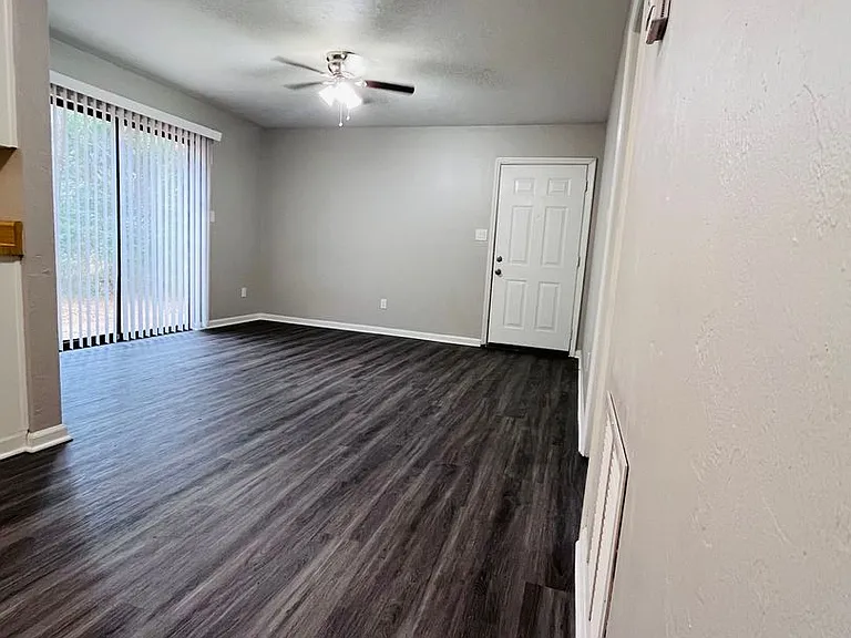 3207 Jim Lee Rd — Photo 4