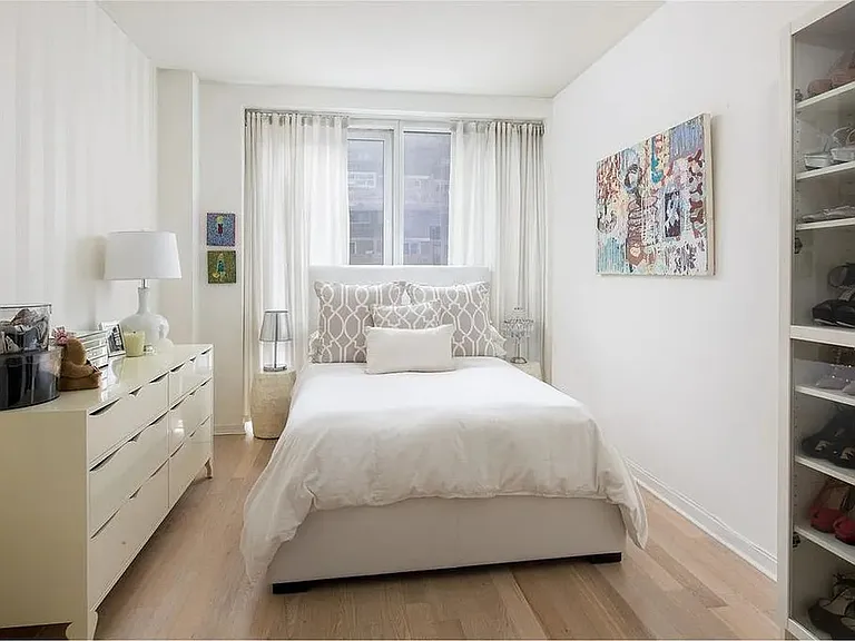 340 E 23rd St #5H — Photo 3