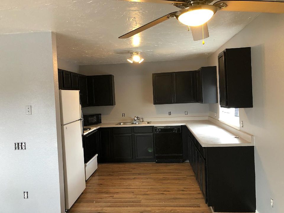 2nd image of 501 1/2 S Circle Dr #B