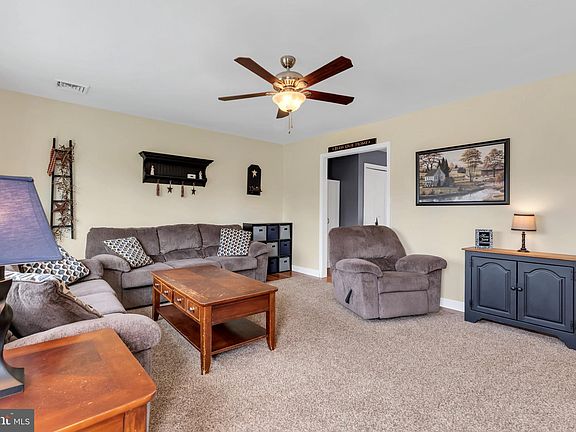 2nd image of 224 Hackberry Dr
