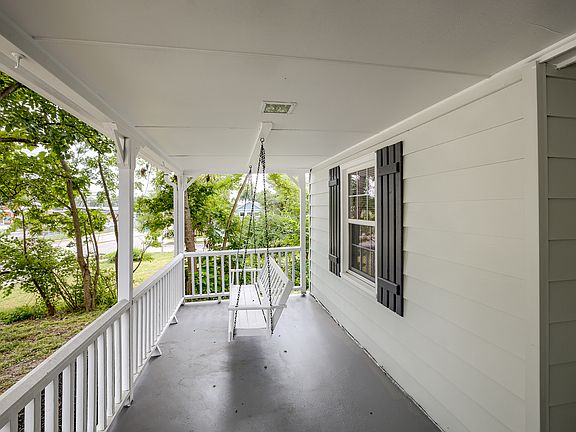 5th image of 8808 Wornall Rd