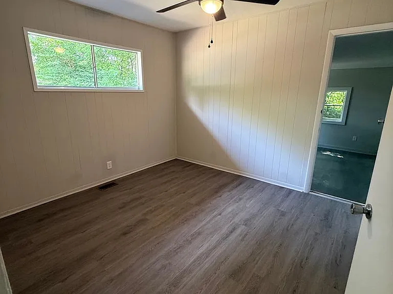 89 Susan Ln — Photo 11