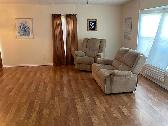 2nd image of 13981 Zorzal Avenue