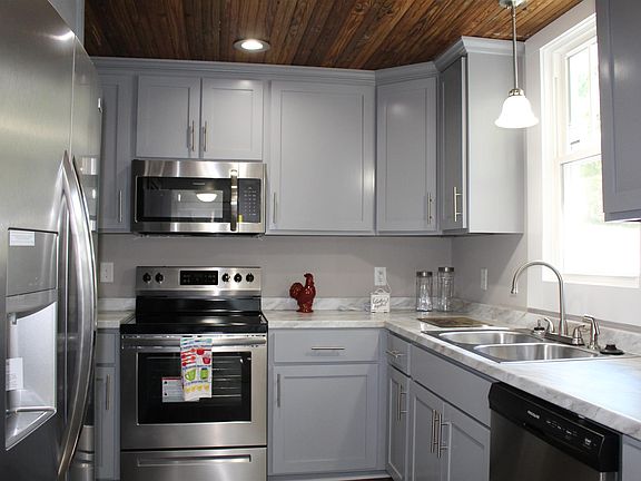 4th image of 110 Twin Cedars Dr