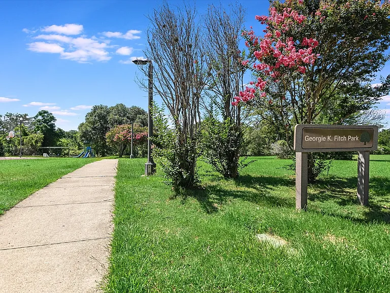 2403 Bosque Dr #B — Photo 27