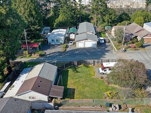 3rd image of 97880 Acacia Ln