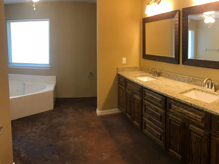1901 Clear Creek Dr — Photo 13