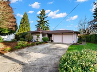 15825 NE Broadway, Portland, OR