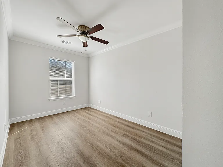 Robertsdale Village Apartments — Photo 23