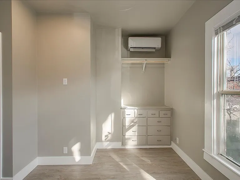 1315 W Jefferson St — Photo 4