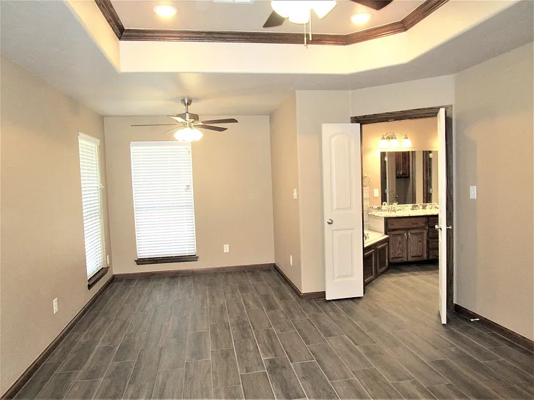 2107 Valley View Rd — Photo 18