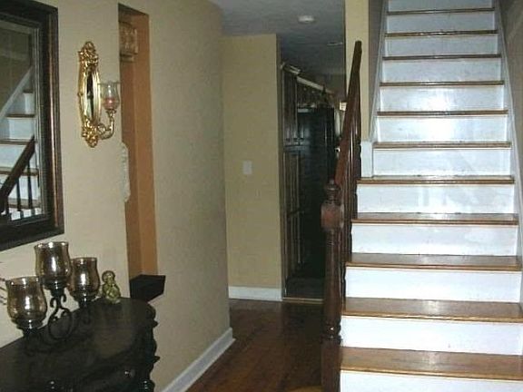 3rd image of 155 Caroline Ave
