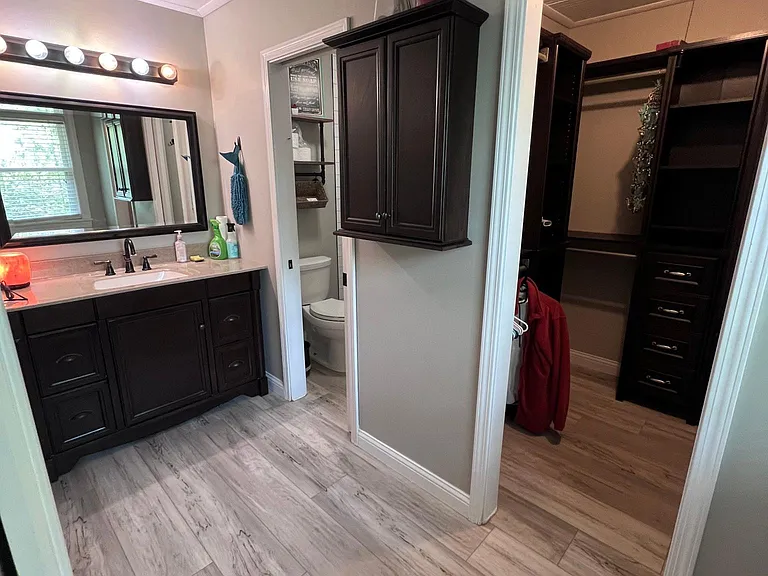 233 Walden Ct — Photo 11